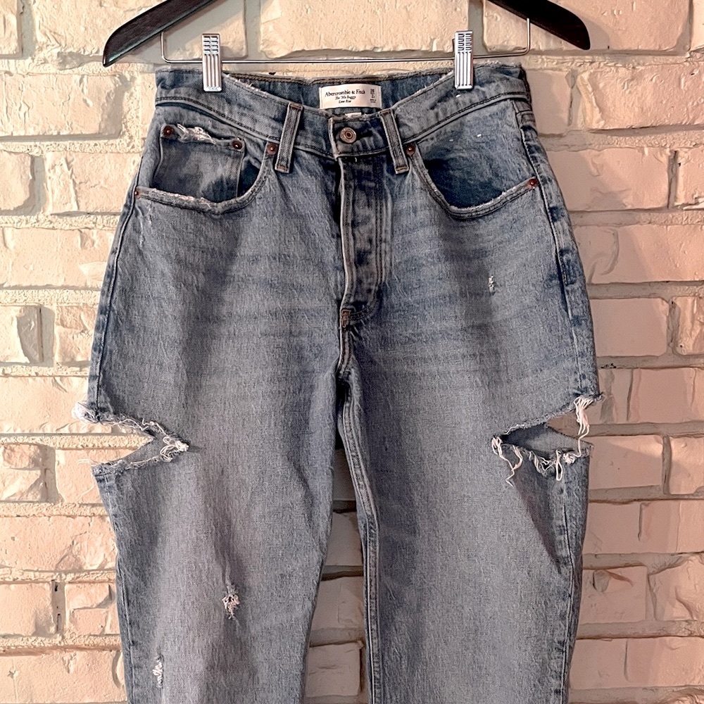 Abercrombie Curve Love 90s baggy low rise side cut s short 26 jeans straight leg